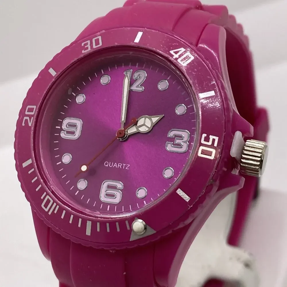 Womens Rubber Rotating Bezel Dive Style Watch Works New Battery